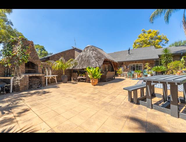 4 BEDROOM HOUSE FOR SALE IN BRYANSTON